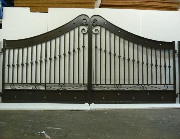 Large Driveway in a Custom Style with 2 leafs - Double Swing Custom Gate