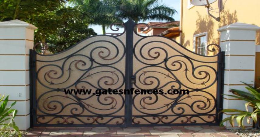 Dual Garden Gate with Privacy Panel