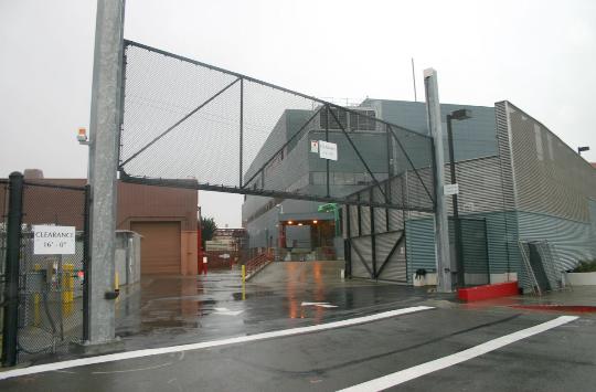 Hydralift Gate Industril or Commercial Application on Large Heavy Gate, Goverment site