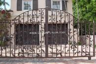 Ornametnal Antique Wroguth Iron or Aluminum Entrance Gate